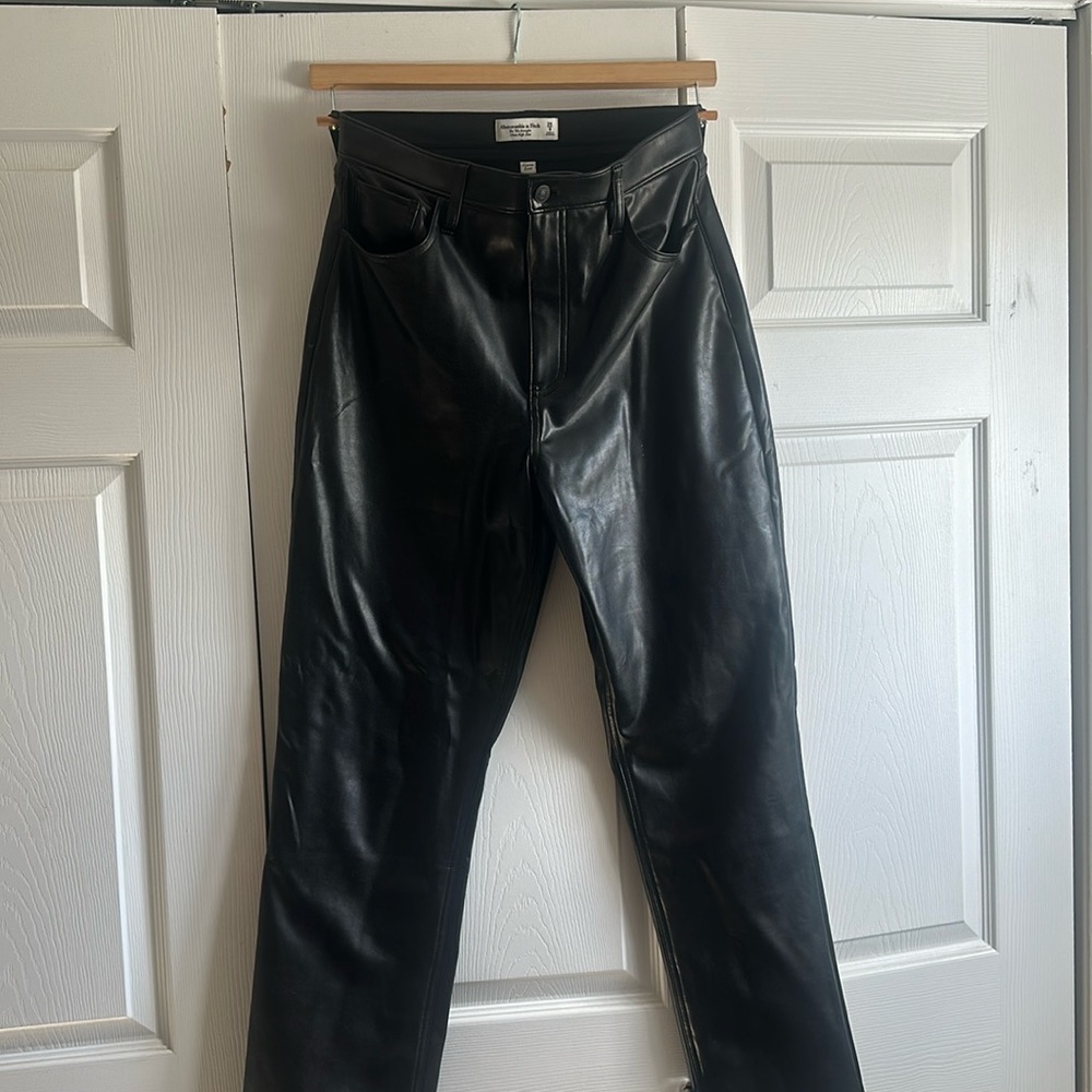 Abercrombie & Fitch Curve love The 90’s Straight Ultra High Rise Size 28/8